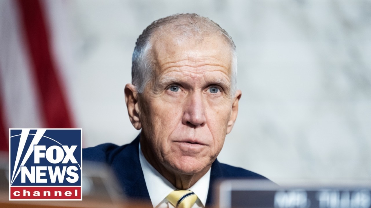 ⁣GOP senator SPARS with 'The View' over Trump