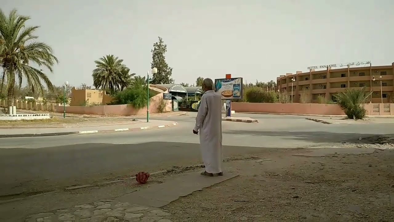 بسكرة 📍حذا حمام الصالحين وجولة وسط المدينة