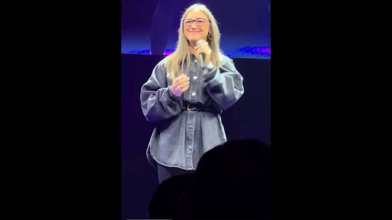 Sydnie Christmas singing "She Used To Be Mine" from Waitress at Musical Con 2024 on the West End Sydnie Christmas singing "She Used To Be Mine" from Waitress at Musical Con 2024 on the West End