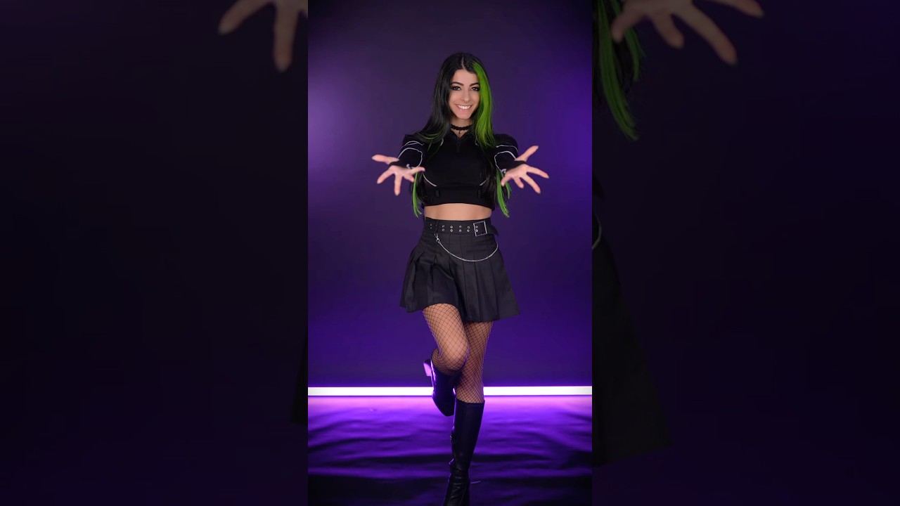 What do you think? 💚 #foryou #helpmemakethismakesense #trending #gothclub #emo #dance #cosplay