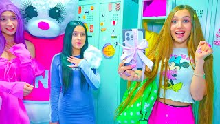 NEW IPHONE IN DIANAS LOCKER!!! WHO SURPRISED DIANA A DREAM PHNONE AT BUNNY SCHOOL?