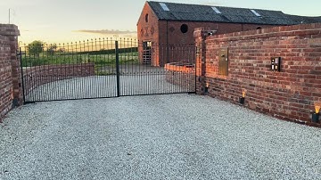 19 May 2021 Gibidi electric gate and AES 6 button GSM intercom with ANPR camera