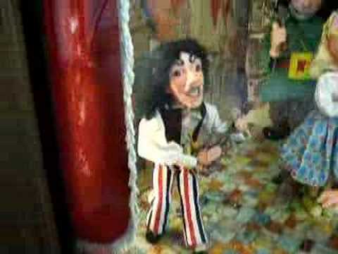 Pelham Puppet Show Arcade Machine - YouTube