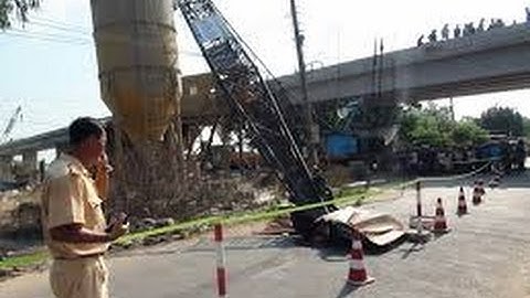 Lại sập cần cẩu tại Đồng Tháp, 2 công nhân tử vong