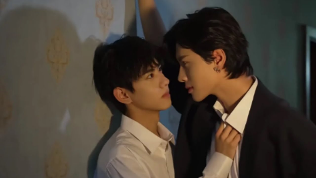 【BL】Го Чэнъюй соблазнял Цзян Сяошуая фотографиями с прессом, а Сяошуай бил в деревянную рыбу, чтобы