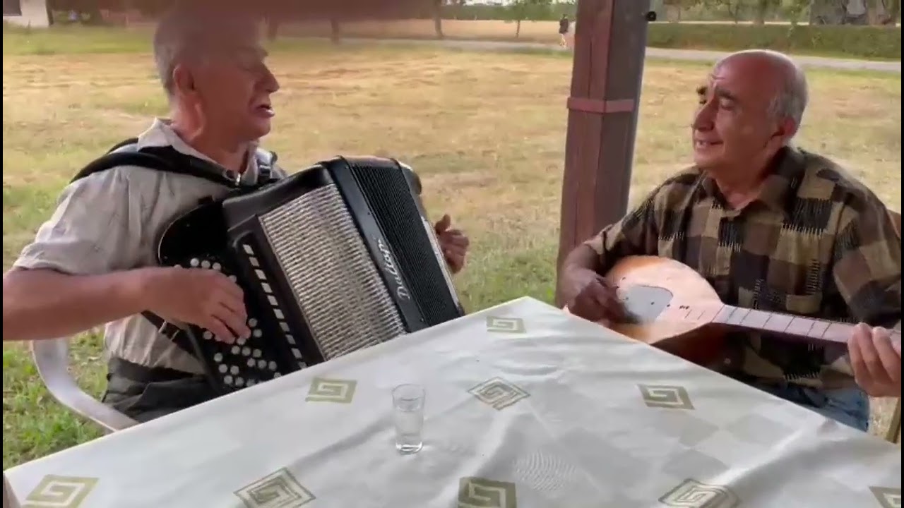 Tramošnički bećari - Anto Pavlović i Ivčin Mašić - Zarasle su staze moje (Official live Video)