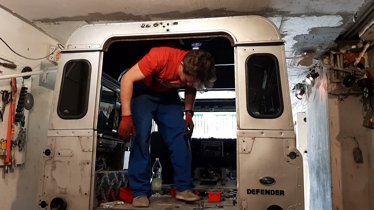 Step 39 Roof assembly, prevent water leaks windscreen seal, Land Rover Defender 110 by Maro