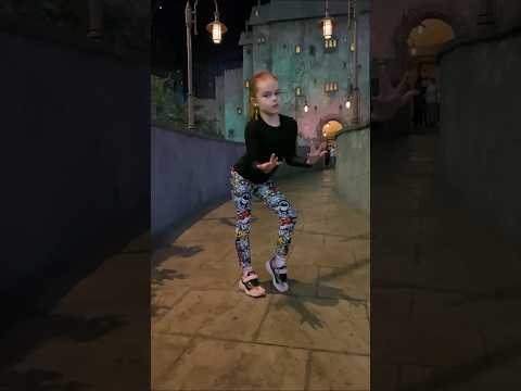 Танцы в замке 😍 Трансильвания и Мирослава 👍 #figureskating #sports #dance #fitness