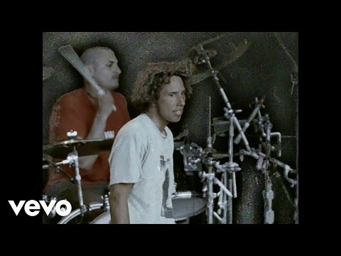 rage-against-the-machine---bulls-on-parade-(official-music-video)