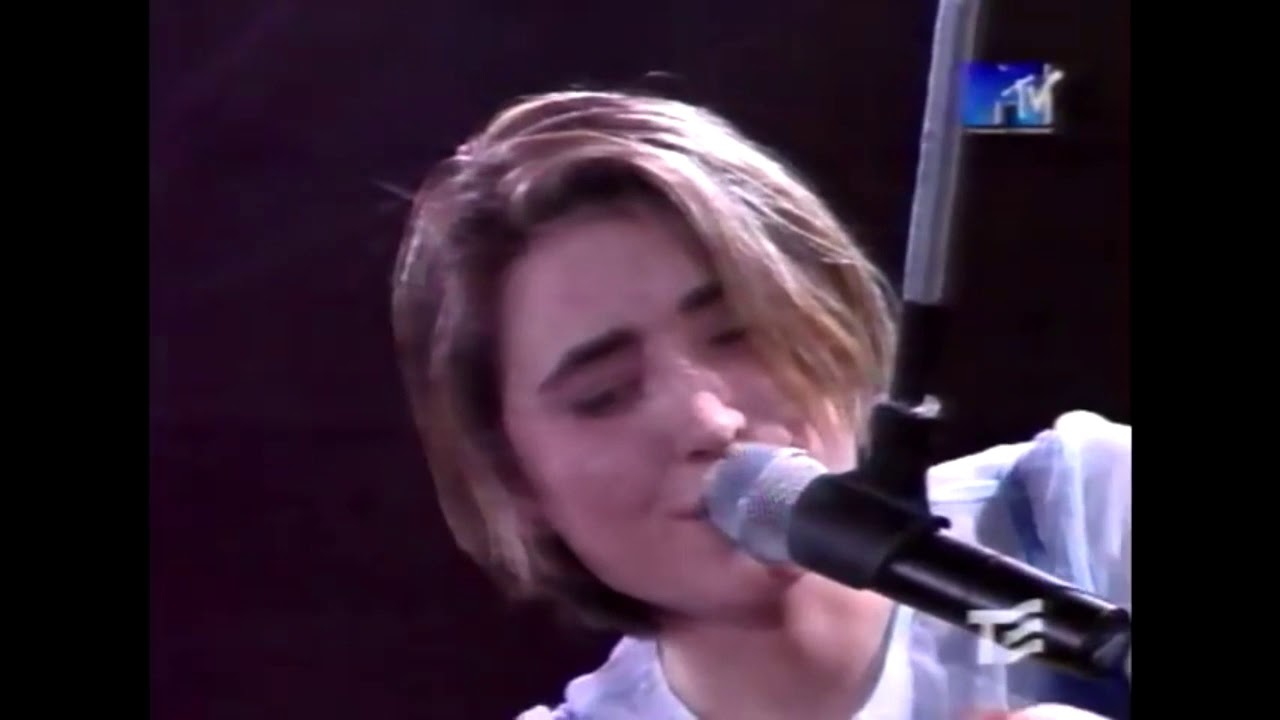 Земфира - "-140" (СК «Олимпийский» 01.04.2000) - YouTube