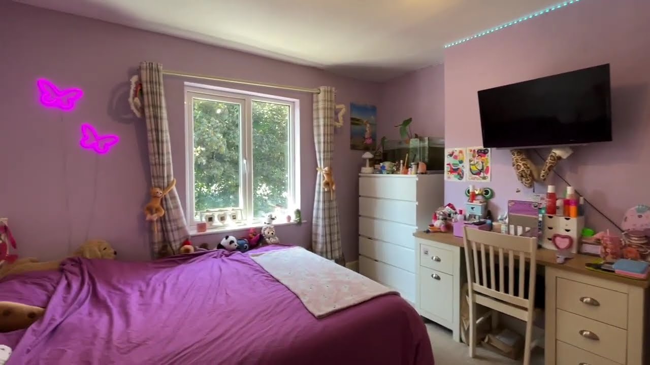 Beach Road, Bangor, Gwynedd, LL57