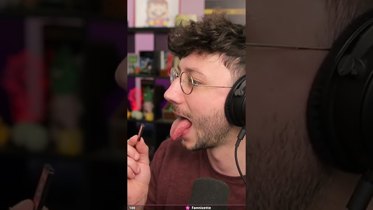 Ponce goute à un jeu switch