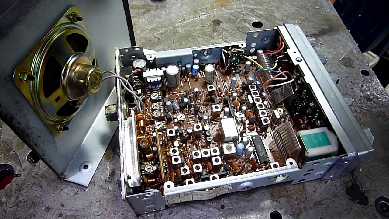 Realistic brand CB Radio Teardown and Test