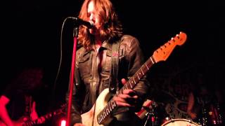 Weak & Weeping - Tyler Bryant & the Shakedown