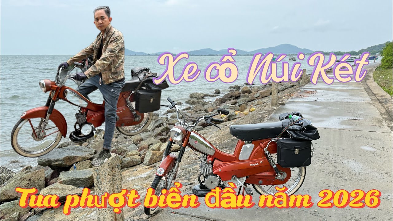 Tua phượt biển đầu năm 2026 bằng xe Mobylette Av89