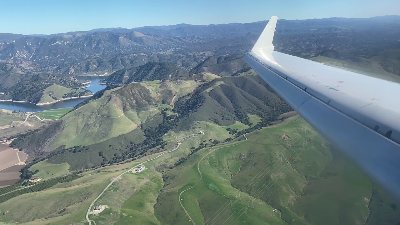 American Eagle CRJ-700 Landing at San Luis Obispo Airport | San Luis Obispo, CA