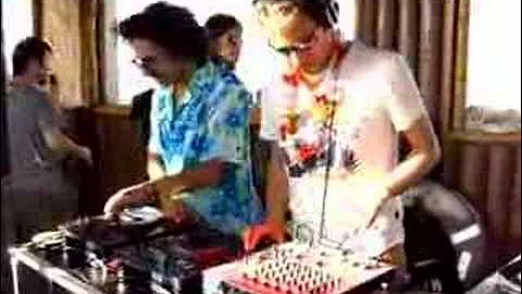 Desyn & Demi @ WMC 2007 Tikki Boat