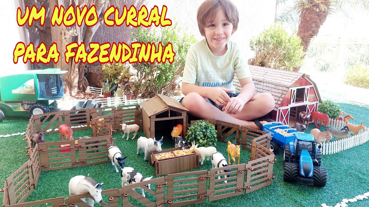 Fazendinha de Brinquedo Felipe Canopf - Um curral com boi cavalo trator e colheitadeira Cow Toy Farm