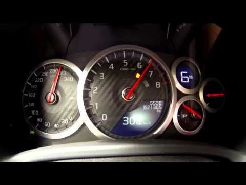 Nissan GT-R набирает максимальную скорость