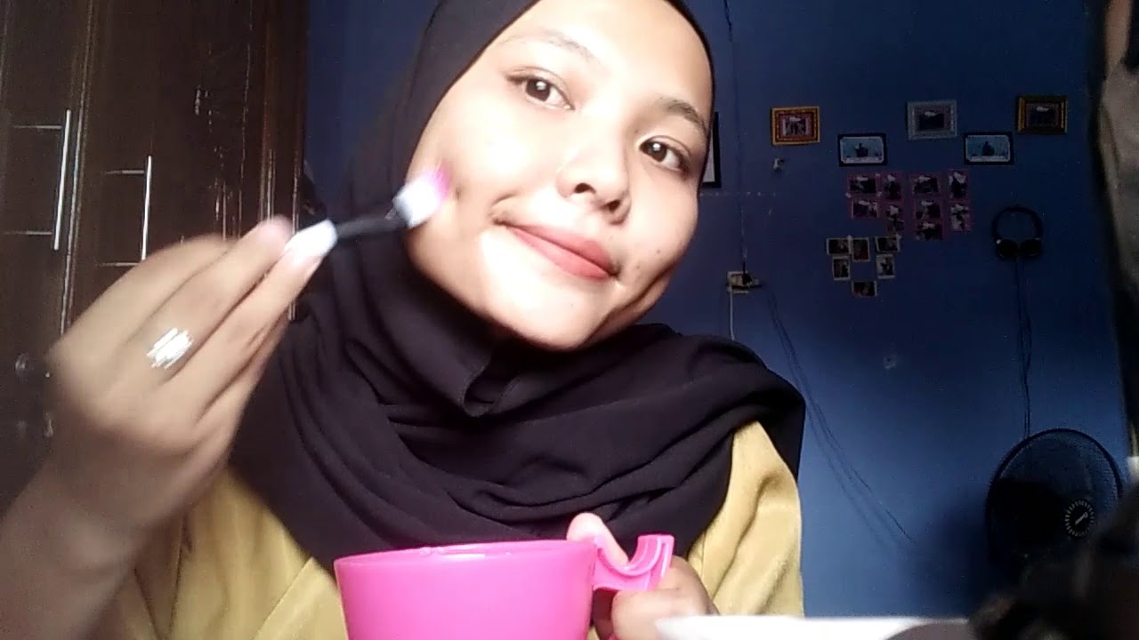 Menghilangkan bekas jerawat 