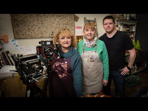 Jolies Fleurs, Thornbury: a florist shoot with the Mamiya Super 23 and Speed Graphic