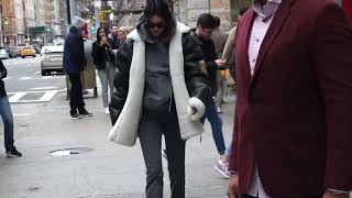 Kendall Jenner Takes Selfies With Fans In The Good Old Days in NYC #kendalljenner #bubbys