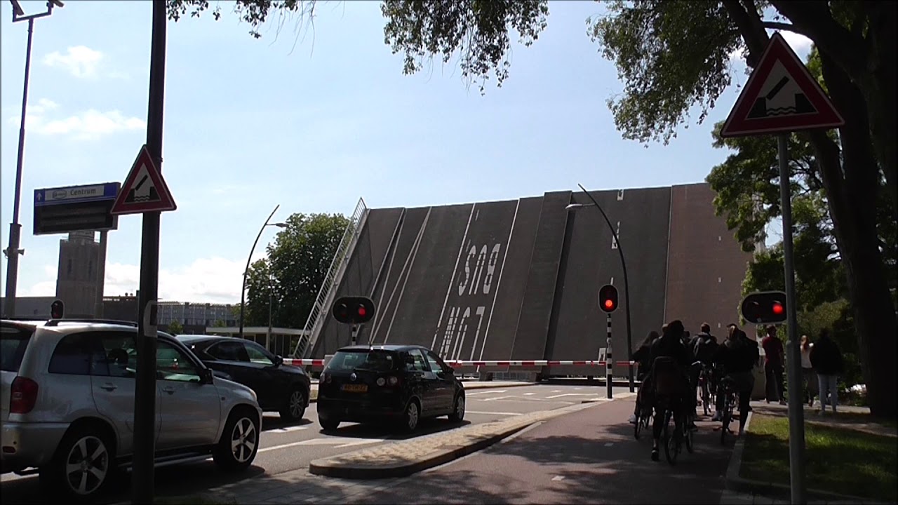 Brugopening Hofvlietbrug Zwolle Basculebrug/ Drawbridge/ Pont Basculant/ Zugbrücke