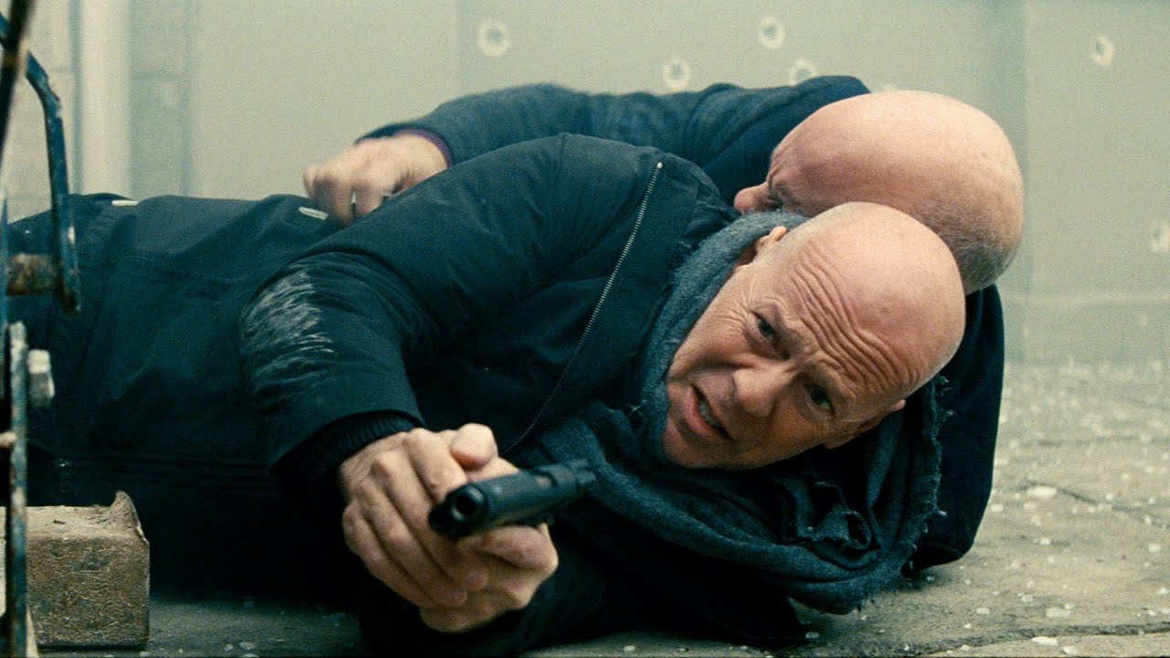 Bruce Willis abandona a aposentadoria no 1º trailer de 'RED 2