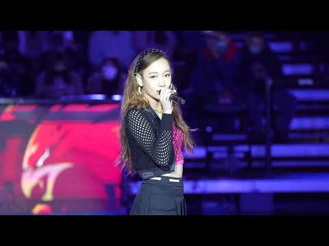 20220101 台鋼獵鷹賽後演唱 吳卓源 Julia Wu - 七十億分之一加一