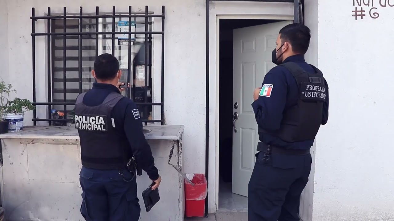 Unifórmate como policía