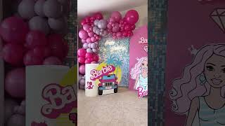 Barbie Balloon Backdrop Idea! #balloons #barbie #partyideas Barbie Balloon Backdrop Idea! #balloons #barbie #partyideas