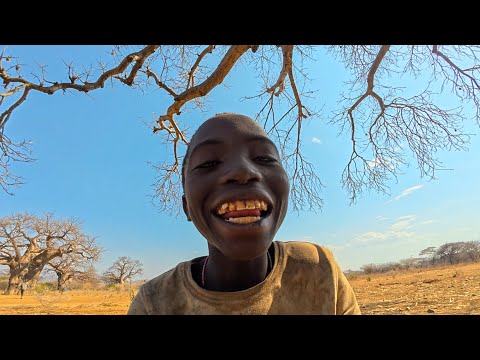 Vietä päivä heimopojan kanssa (hänen itse kuvaama video)