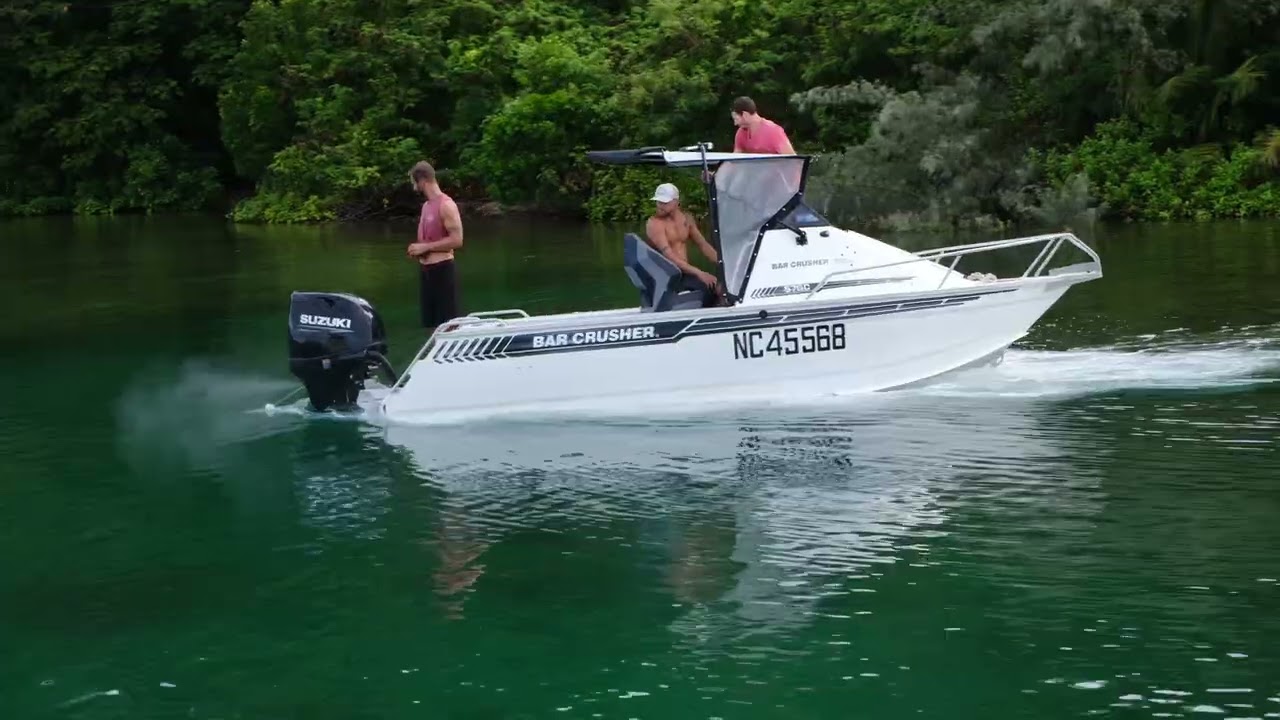 Exploring the South of New Caledonia – Searching for Waves Where the Road Ends