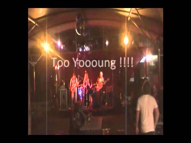 在 YouTube 上觀看「EARLY WARNING - THE HONEYCOMBE EXPRESS」 在 YouTube 上觀看「EARLY WARNING - THE HONEYCOMBE EXPRESS」