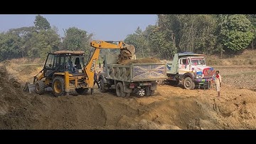 Jcb Backhoe machine loading soil in tractors @roadtrendmachinework