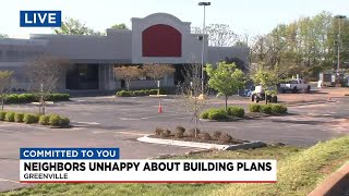 Autoparts store getting ready to open