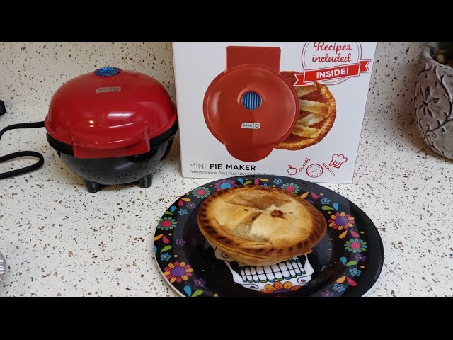 DASH MINI PIE MAKER UNBOXING AND REVIEW, BLUEBERRY PIE DEMONSTRATION 