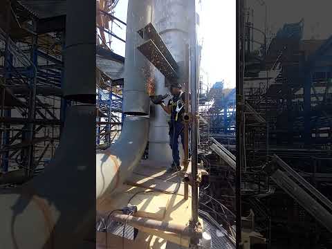 در هیچ جا همت و دین صبات نیست جان کندن است زندگی ما حیات نیست