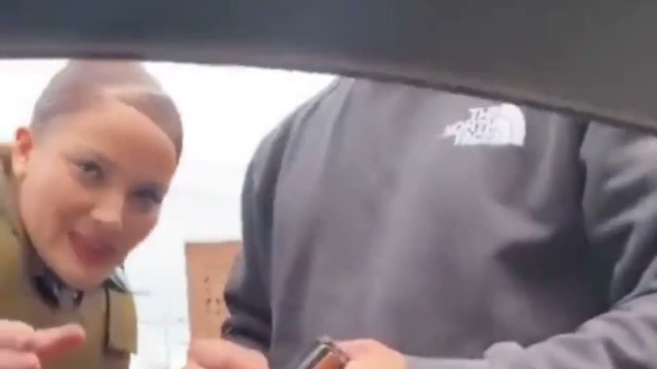 Mira que está pasando ahora a un hospital el pino que terrible la cosa en chili 