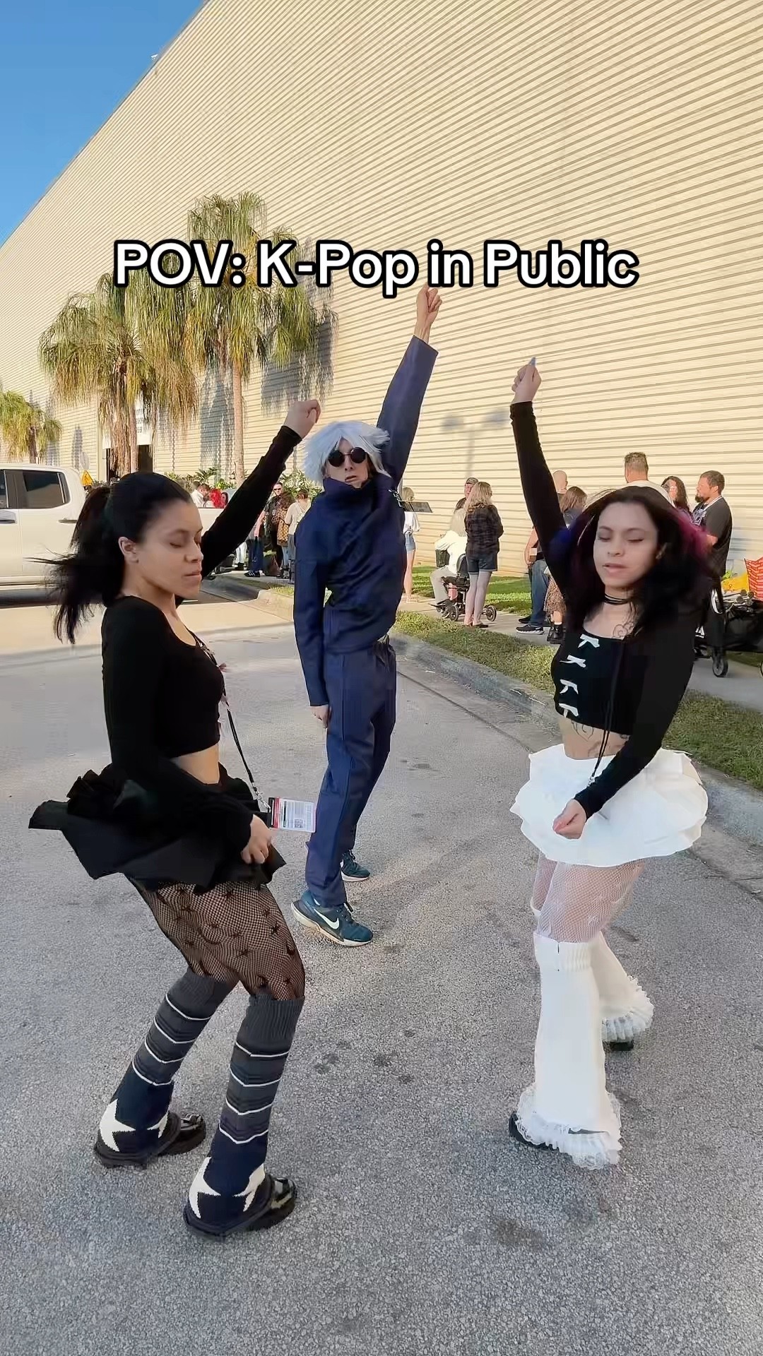 Dancing K-Pop in Public at MEGACON feat: @Koala8star @puppy7star #TheManniiShow.com/series