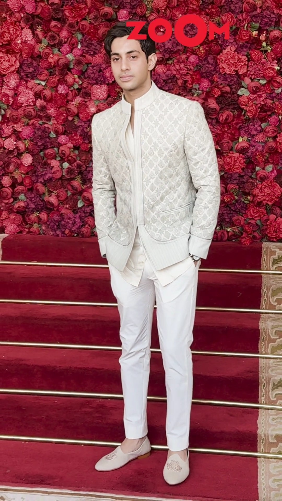 Agastya Nanda SWEETLY poses on the request of paps at Aadar-Alekha's wedding? #shorts