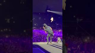 At the Guns N’ Roses show in Argentina, no one expected THIS #gunsnroses