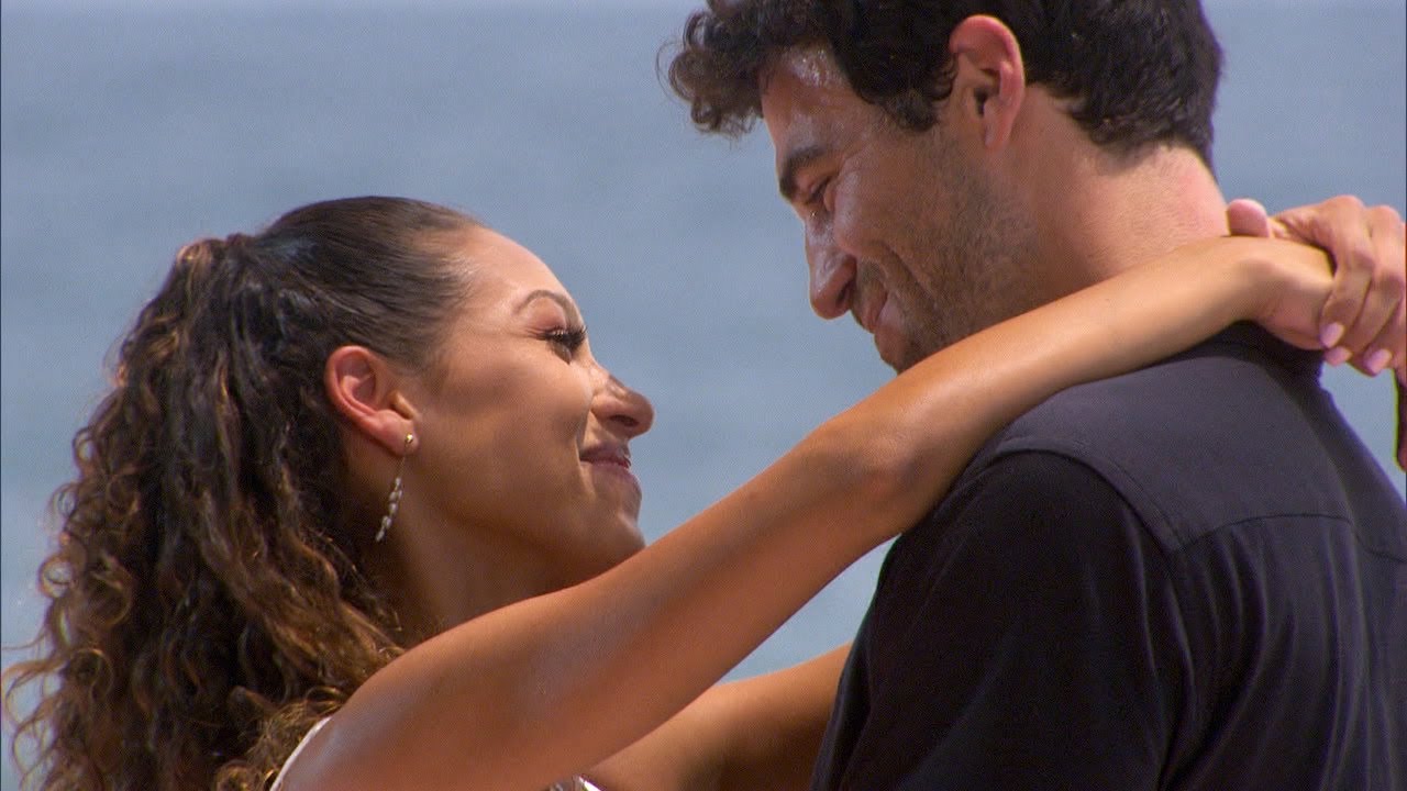 Grocery Store Joe And Serena Pitt Are Engaged Bachelor In Paradise Grocery Store Joe And Serena Pitt Are Engaged Bachelor In Paradise