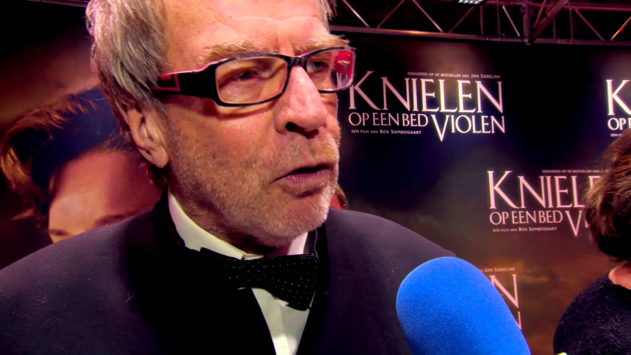 Premiere Knielen op een bed violen - Janneke Siebelink - YouTube