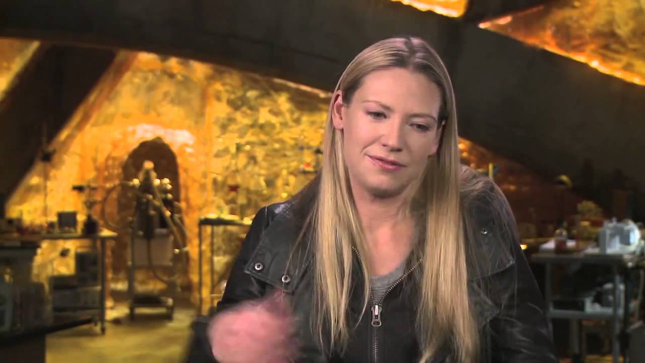 FRINGE - Interview with Anna Torv Ep. 5x10