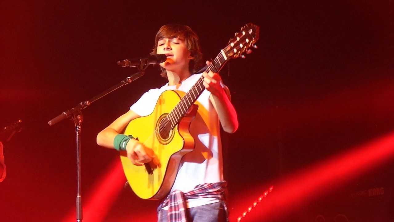 Esteban - (Zenith de Toulouse) La camisa negra