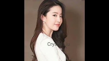 Lưu Diệc Phi gây sốt ở sân bay sang milan với loạt phụ kiện sành điệu