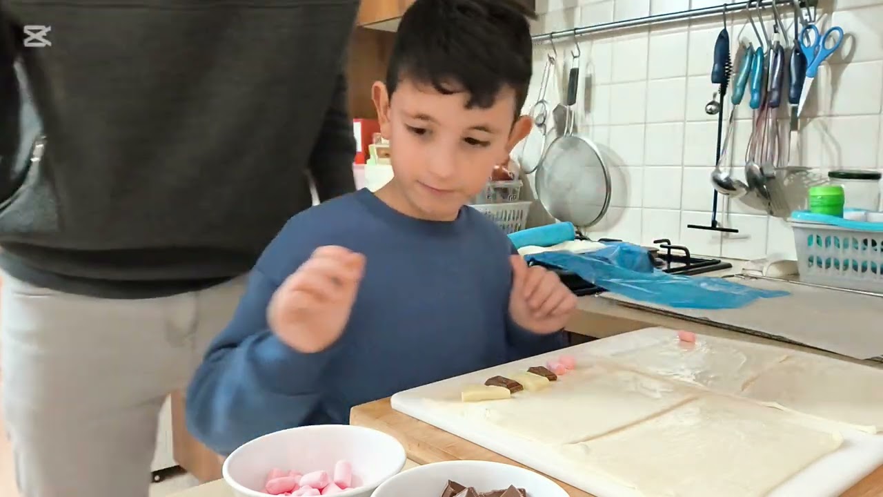 בצק פילאס ממולא שוקולד חלב, שוקולד לבן ומרשמלו