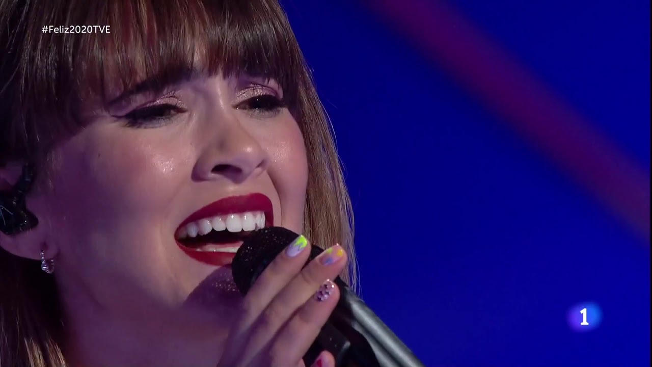 Aitana Con La Miel En Los