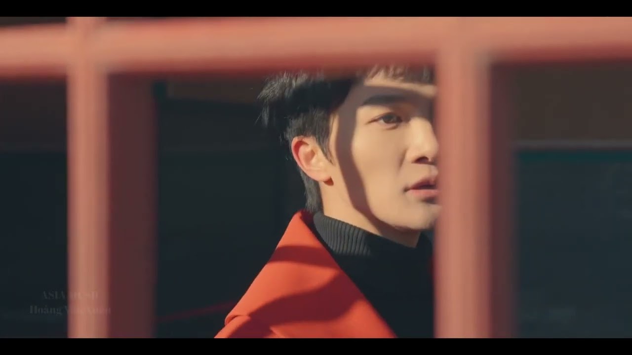 【官方MV】周深 《光亮》(《紫禁城》大型纪录片主题歌)#周深 #光亮 - YouTube
